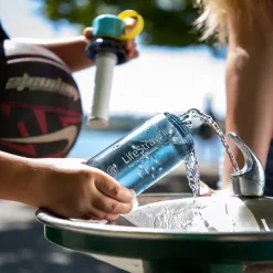 Traitement De L'eau Gourde Filtre à Eau Lifestraw Play 8 Traitement De L'eau Gourde Filtre à Eau Lifestraw Play -SE LAVER / SE SOIGNER Soldes Magasin gourde filtre a eau lifestraw play 2